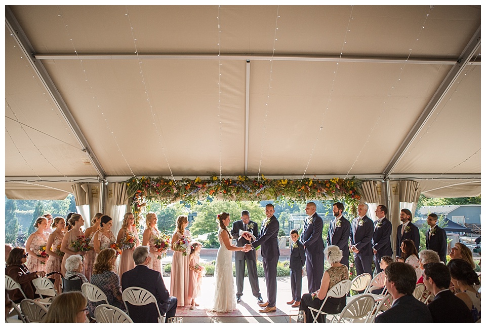 denver wedding photographer captures wedding ceremony at botanical gardens