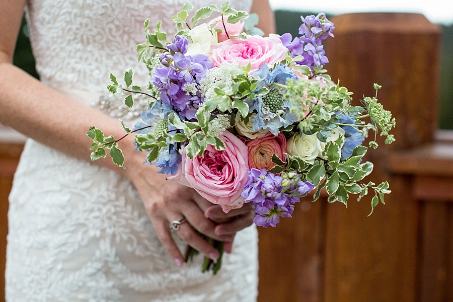 detail of bride's bridal bouquet of pastel colors in keystone 