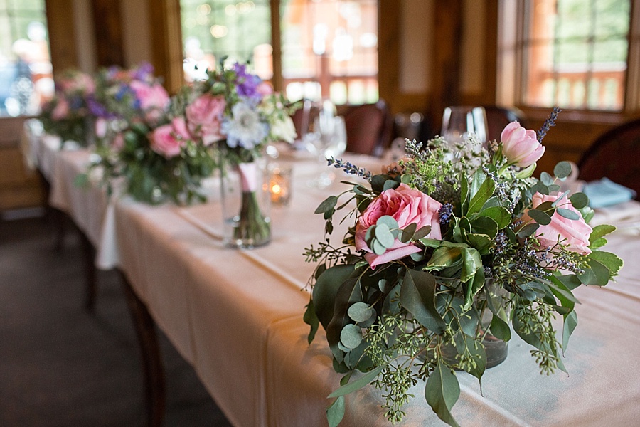 wedding reception table florals at keystone apenglow stube 
