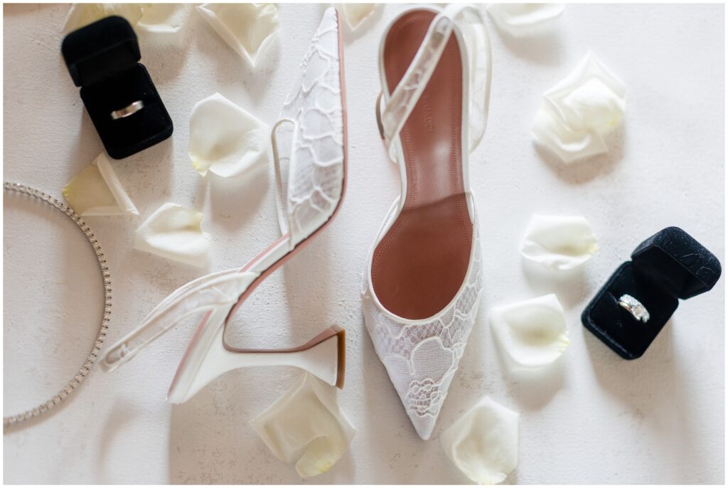 Brides shoes jewelry 
